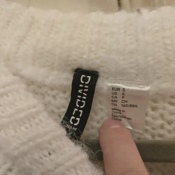 H&M Black and White Graphic Crewneck Sweater - Picture 4 of 4